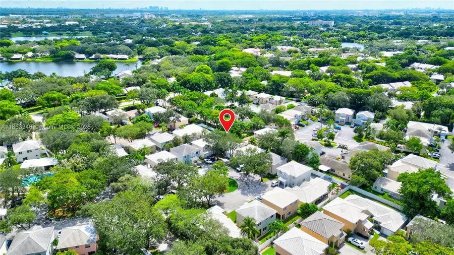 9834 NW 2nd Ct, Plantation, FL 33324 - Image #2