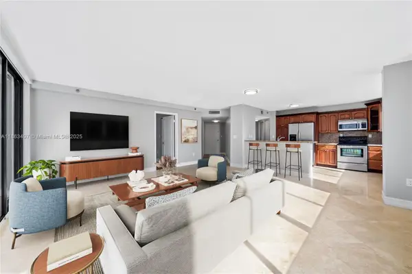 540 Brickell Key Dr #815, Miami, FL 33131