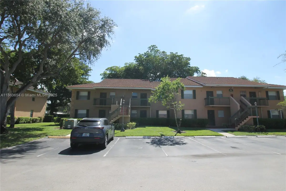 721 NW 103rd Ter #202, Pembroke Pines, FL 33026 - Image #1