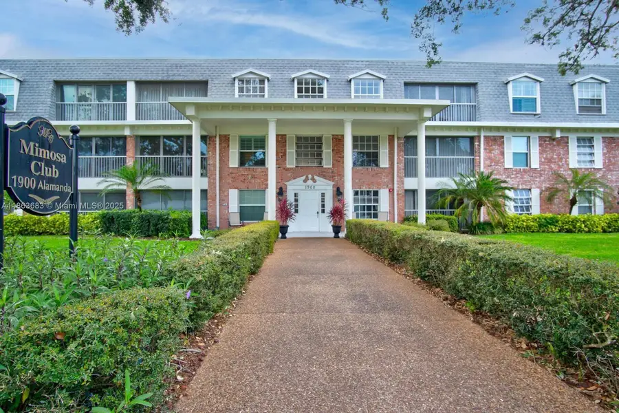 1900 Alamanda #108, Naples, FL 34102 - Image #2