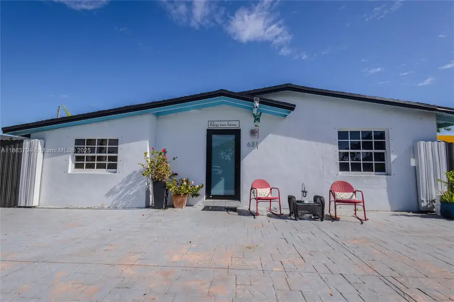 631 SE 3rd Pl, Hialeah, FL 33010 - Image #2
