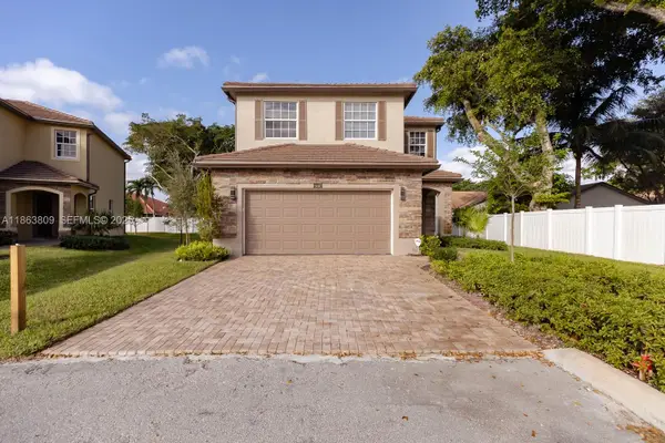 5400 NW 57th Ct, Tamarac, FL 33319
