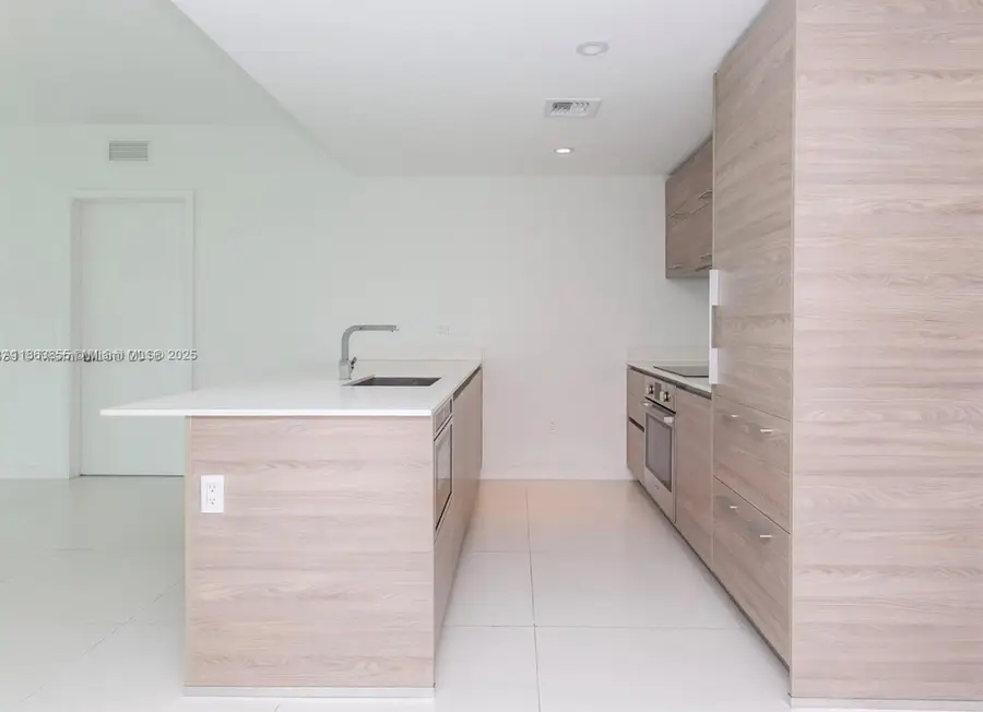 1300 S Miami Ave #1602, Miami, FL 33130 - Image #3