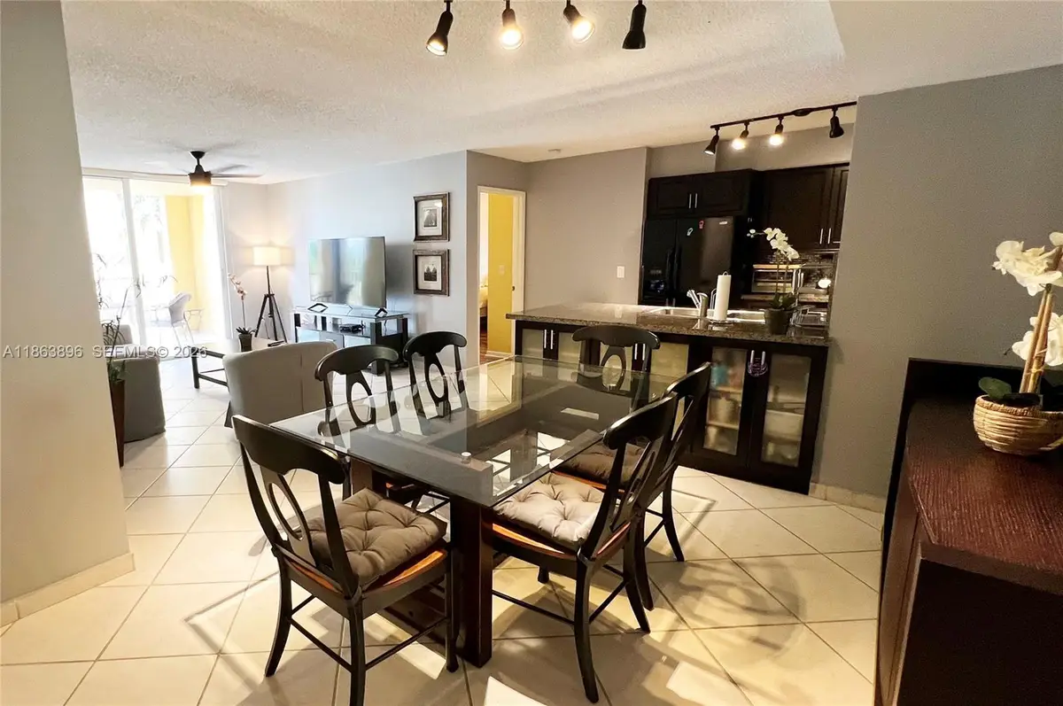 19555 E Country Club Dr #8305, Aventura, FL 33180 - #1