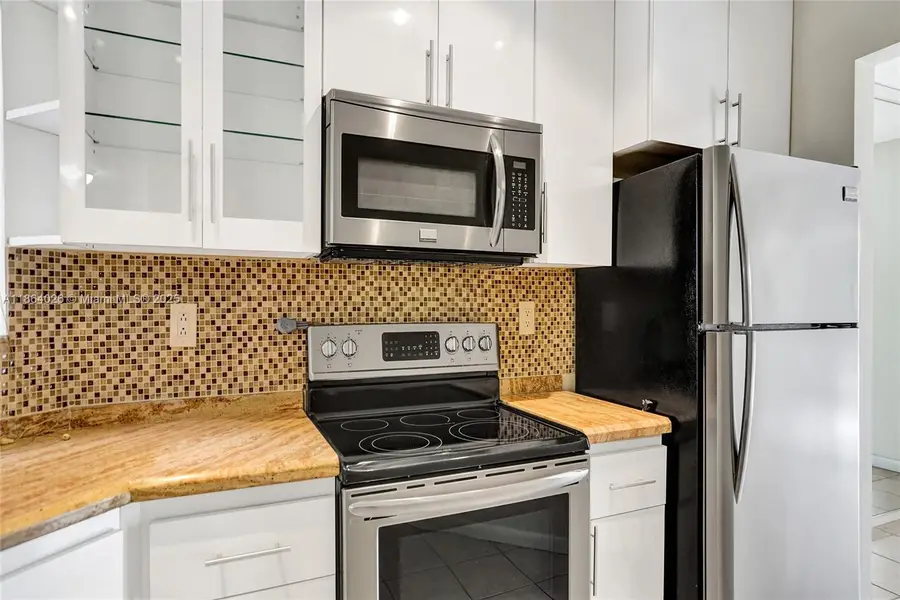 6655 W Broward Blvd #309, Plantation, FL 33317 - Image #3