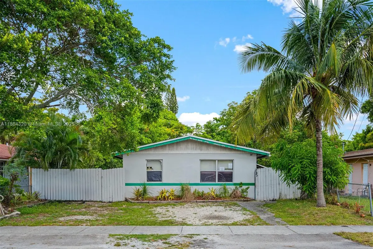 2433 NW 20th St, Fort Lauderdale, FL 33311 - #1