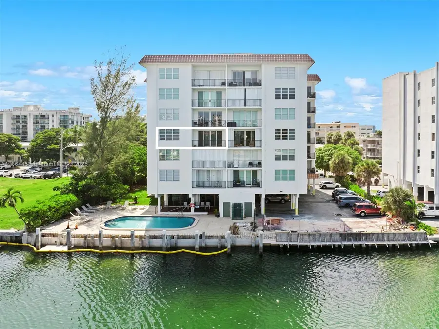9341 E Bay Harbor Dr #4C, Bay Harbor Islands, FL 33154 - Image #2