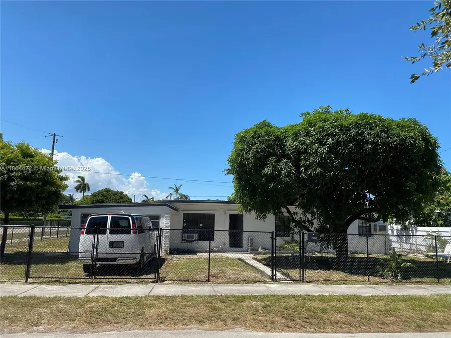 2365 NW 89th St, Miami, FL 33147 - Image #2