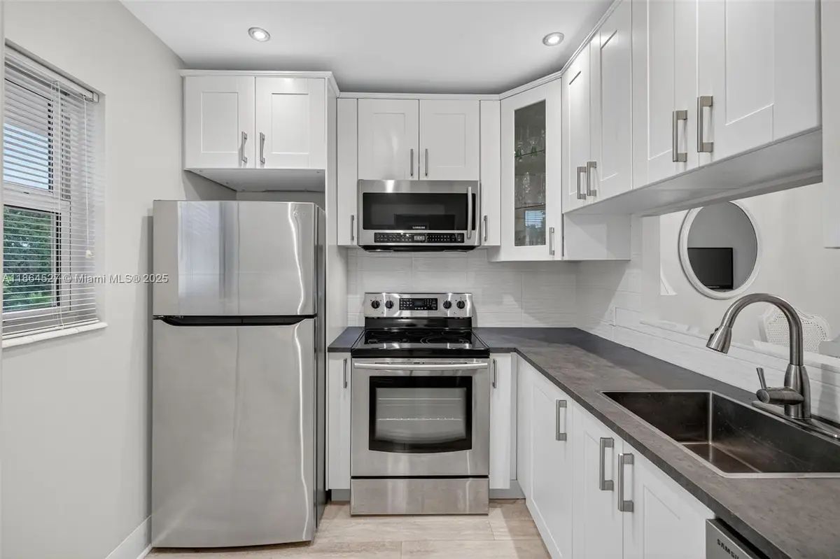 5001 NW 34th St #304, Lauderdale Lakes, FL 33319 - Image #1