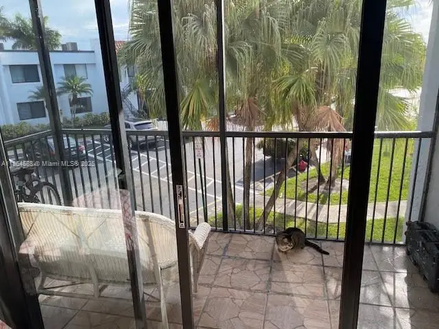 286 Racquet Club Rd #201, Weston, FL 33326 - Image #3