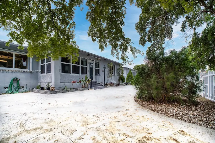 1923 Dewey St, Hollywood, FL 33020 - Image #3