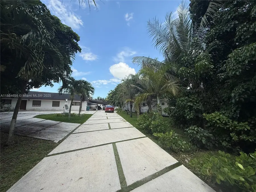 15765 SW 206th Ave, Miami, FL 33187 - Image #2