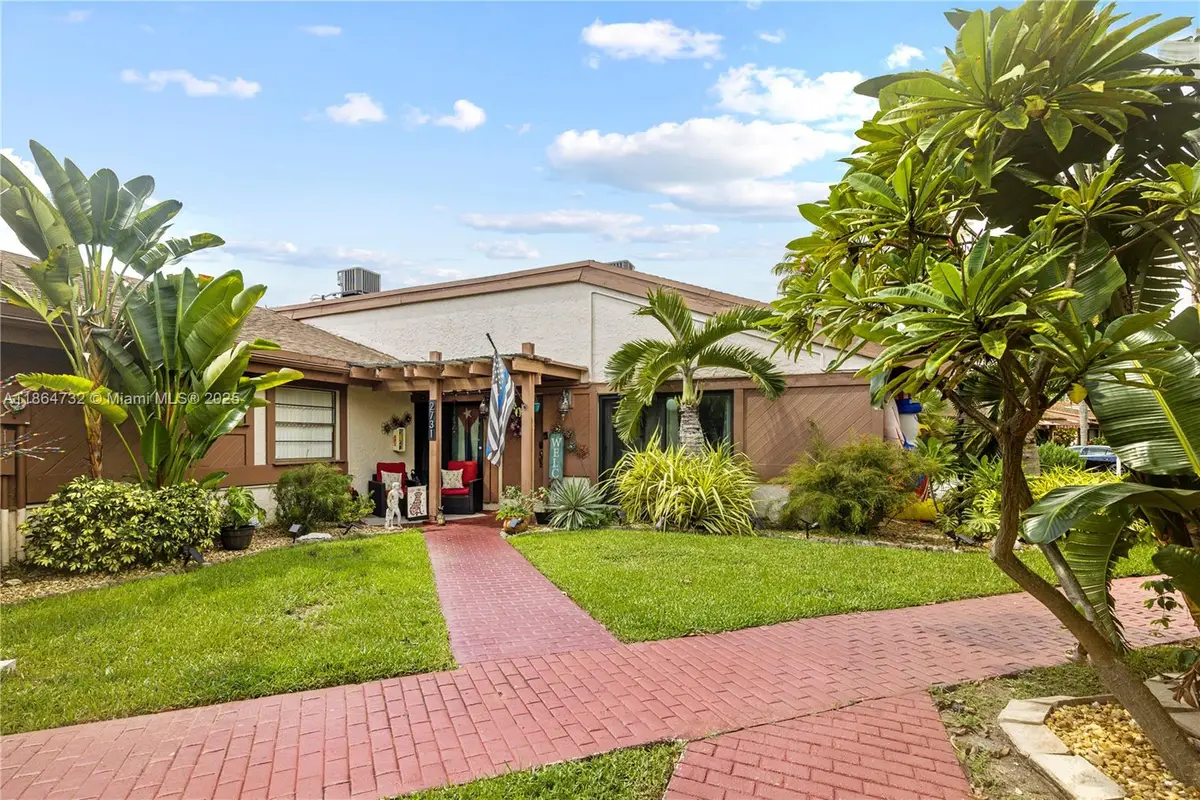 2731 S Parkview Dr, Hallandale Beach, FL 33009 - #1
