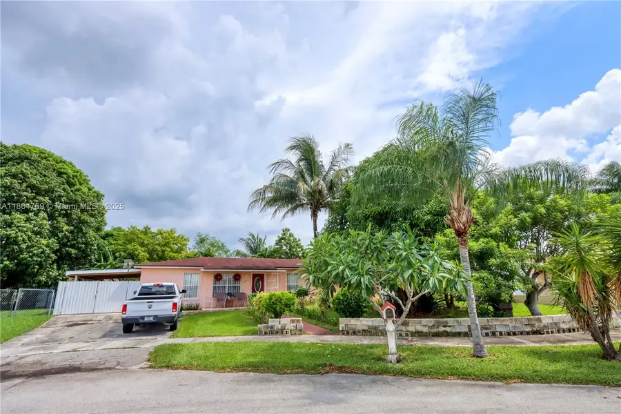 15825 SW 305th Ter, Homestead, FL 33033 - Image #3