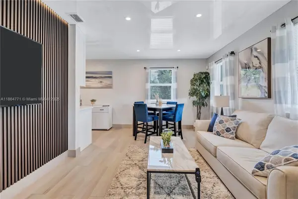 1390 NE 150th St, Miami, FL 33161