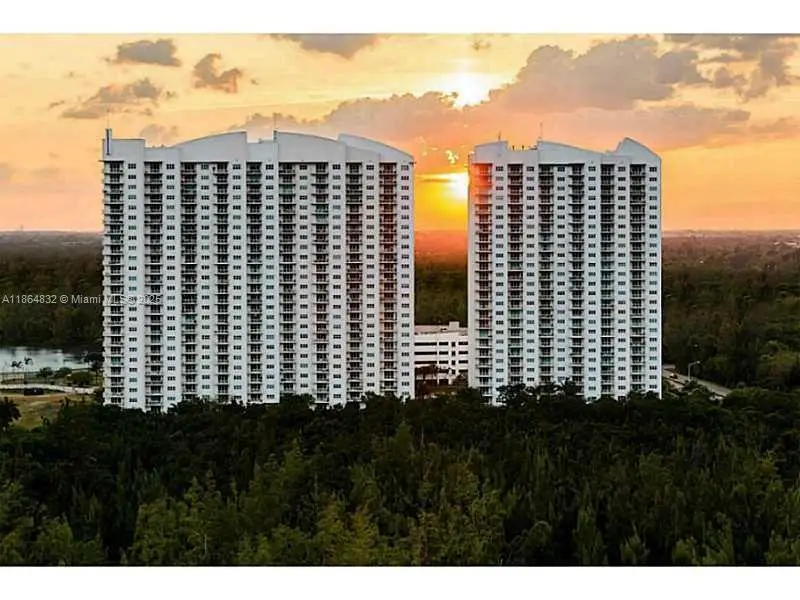 14951 Royal Oaks Ln #1909, North Miami, FL 33181 - Image #3