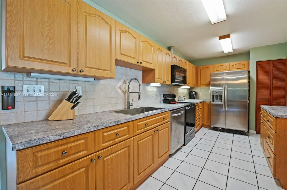 7321 E Mcarthur Pkwy, Hollywood, FL 33024 - #1