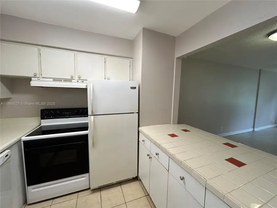 6505 Winfield Blvd #B-18, Margate, FL 33063 - Image #2