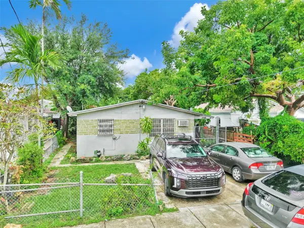 1736 NW 69th St, Miami, FL 33147