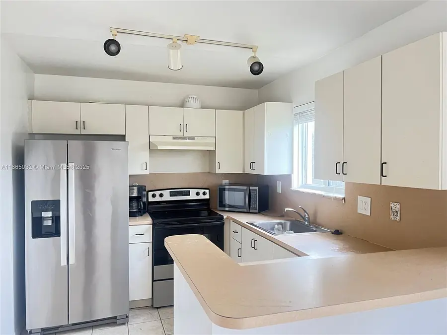 3390 NE 9th St #201, Homestead, FL 33033 - Image #2