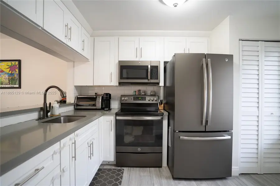 10982 SW 75th Ter, Miami, FL 33173 - Image #2