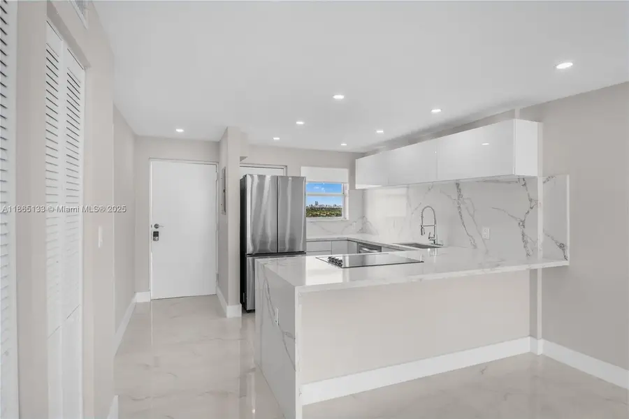 1331 Lincoln Rd #1302, Miami Beach, FL 33139 - Image #2
