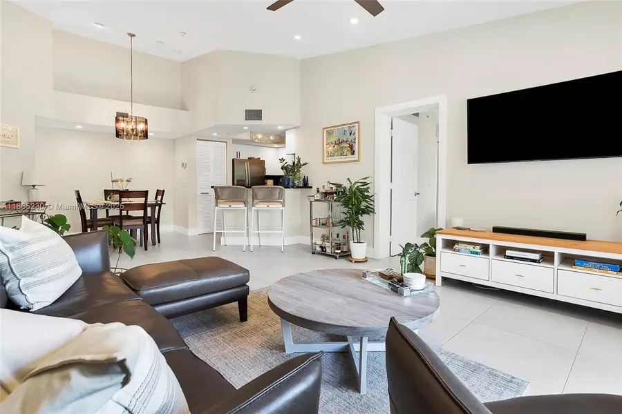 2009 SE 10th Ave #322, Fort Lauderdale, FL 33316 - Image #3