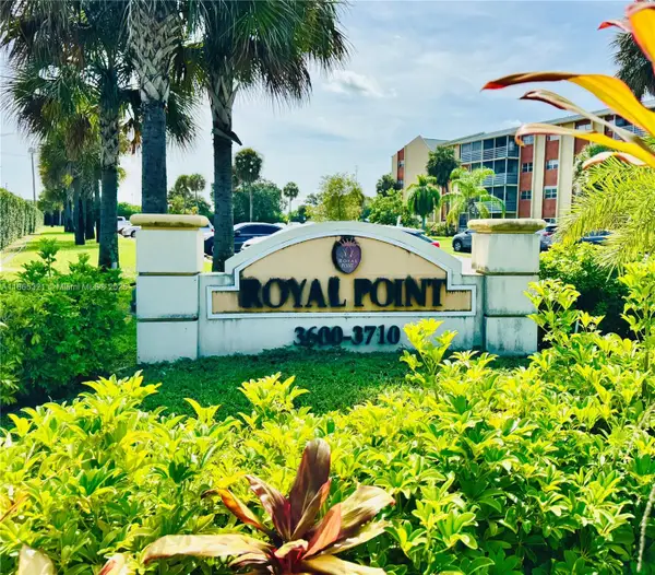 3700 NW 21st St #109, Lauderdale Lakes, FL 33311