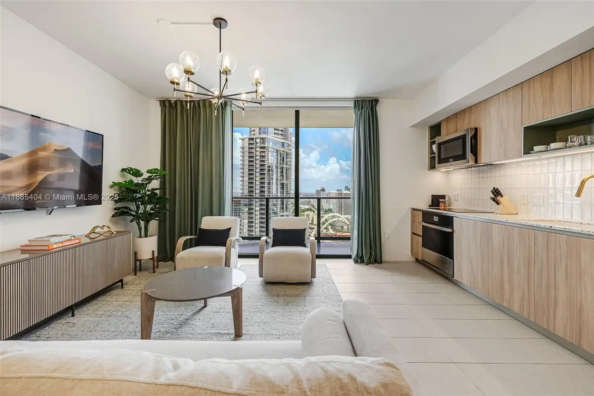 159 NE 6th St #3601, Miami, FL 33132 - Image #1
