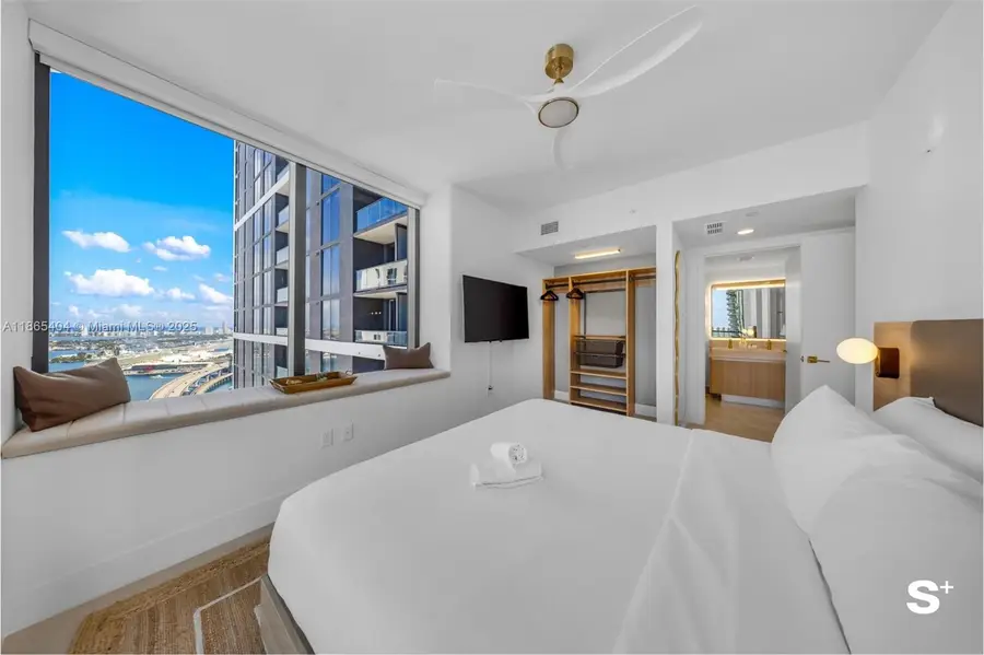 159 NE 6th St #3601, Miami, FL 33132 - Image #2