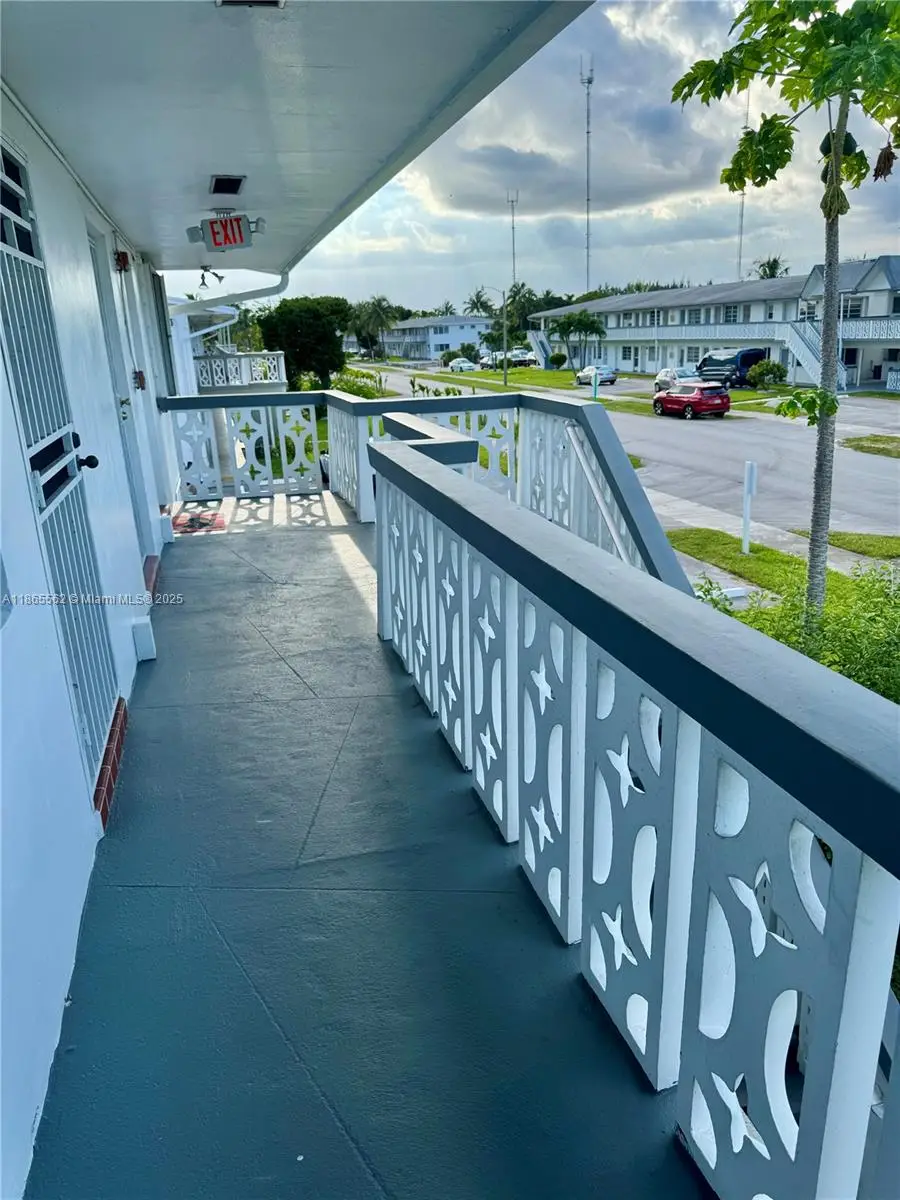 52 NE 204th St #32, Miami Gardens, FL 33179 - Image #2