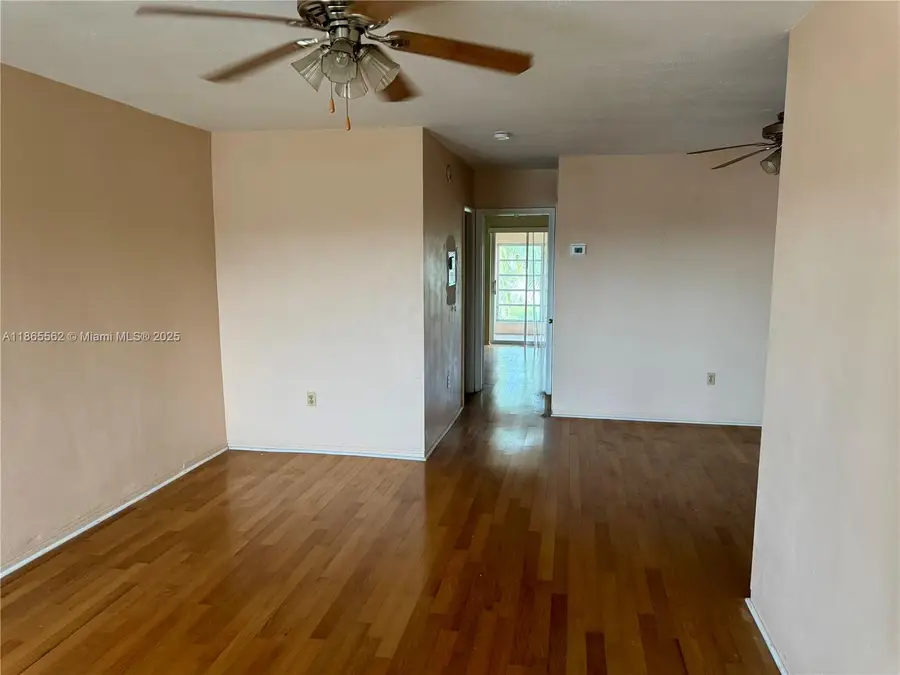 52 NE 204th St #32, Miami Gardens, FL 33179 - Image #3