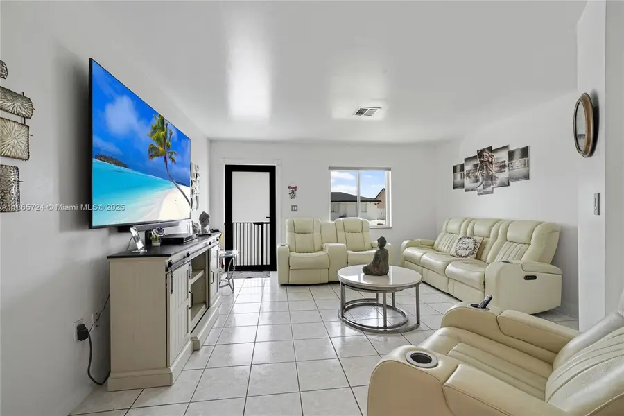 21006 SW 125th Ct Rd, Miami, FL 33177 - Image #2