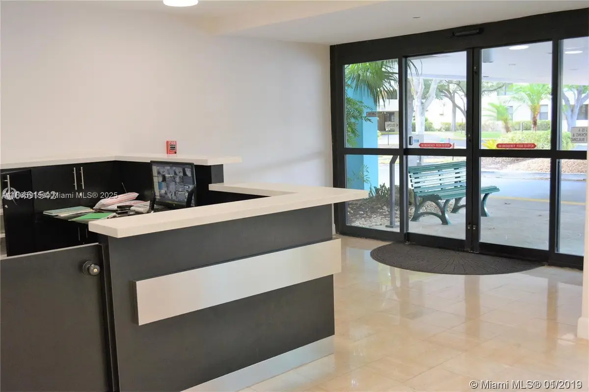 919 Hillcrest Dr #306, Hollywood, FL 33021 - Image #1