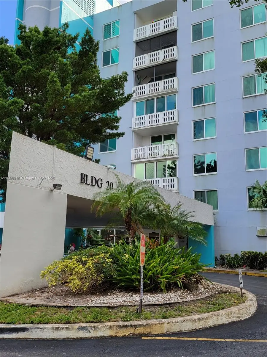 919 Hillcrest Dr #306, Hollywood, FL 33021 - Image #2