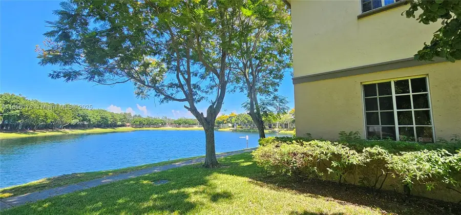 2014 Marsh Harbor Dr, Riviera Beach, FL 33404 - Image #2