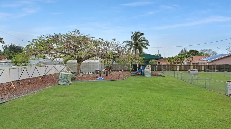 132 AVE SW 42nd St, Miami, FL 33175 - Image #3