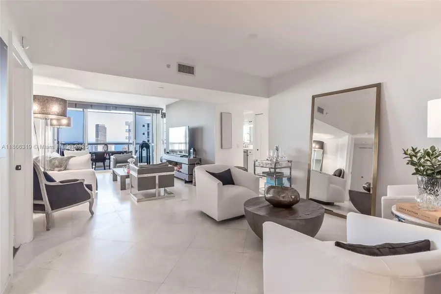 21205 Yacht Club Dr #3001, Aventura, FL 33180 - Image #2