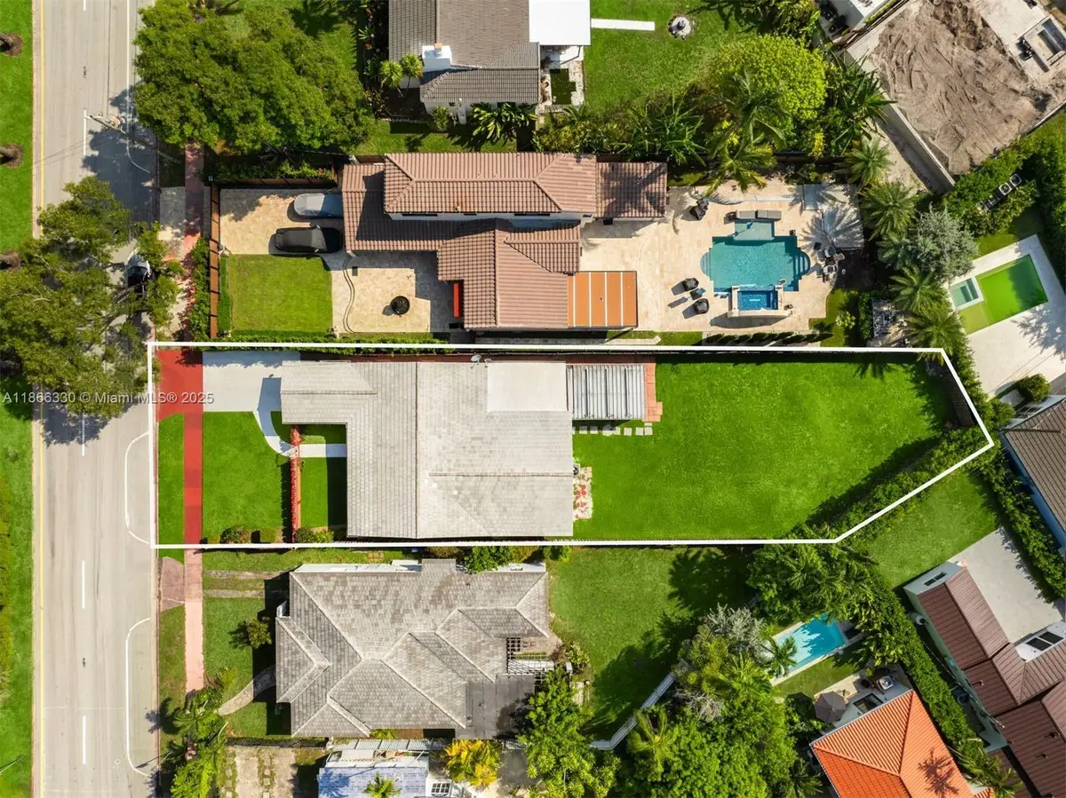 5127 Alton Rd, Miami Beach, FL 33140 - Image #1