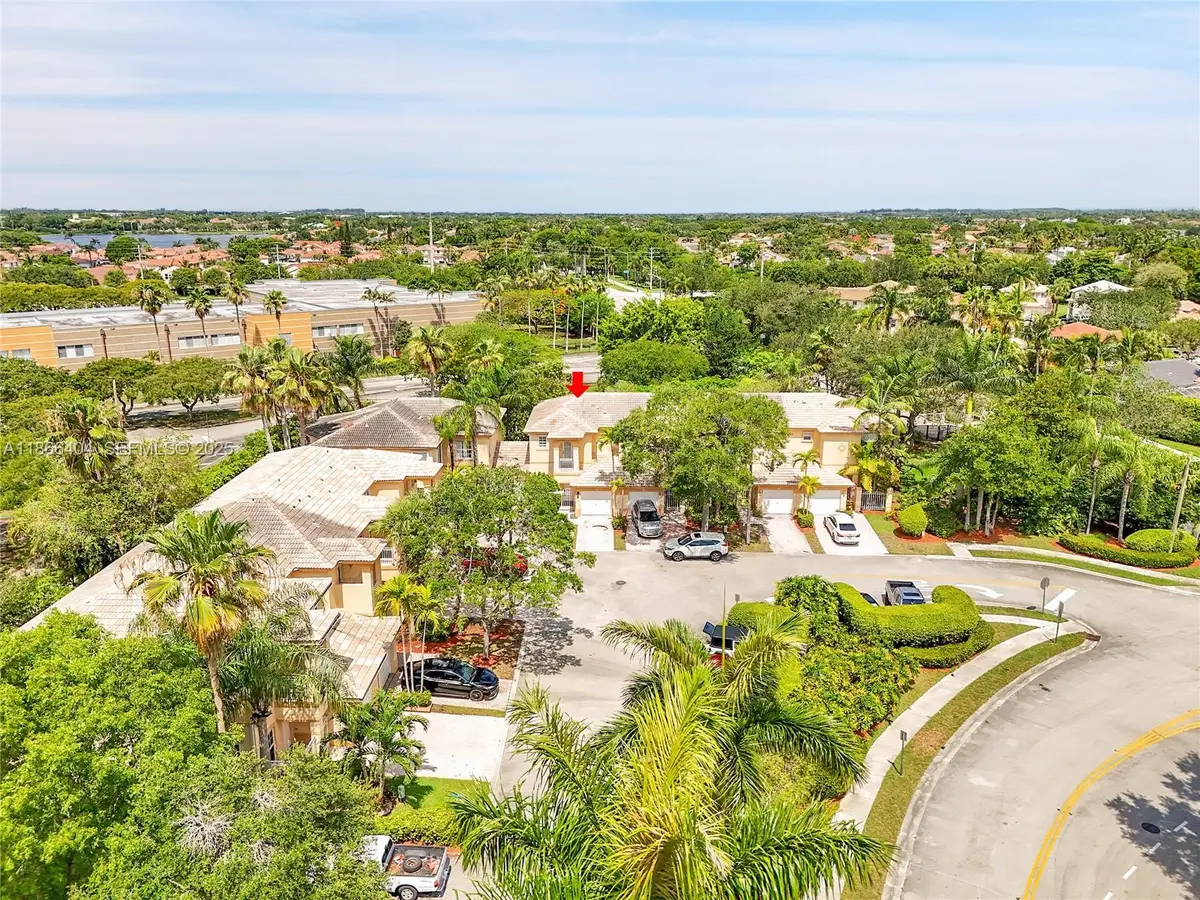 884 NW 170th Ter, Pembroke Pines, FL 33028 - Image #1