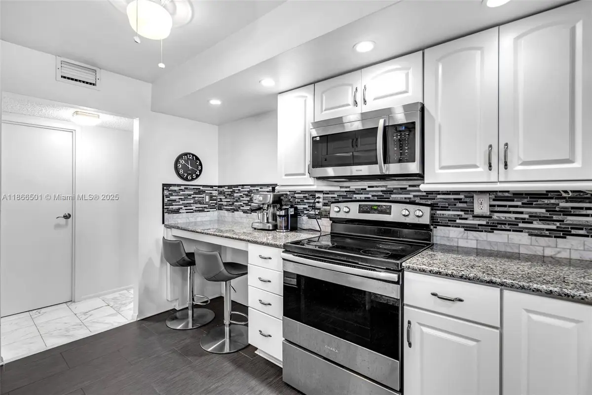 1000 Parkview Dr #715, Hallandale Beach, FL 33009 - #1