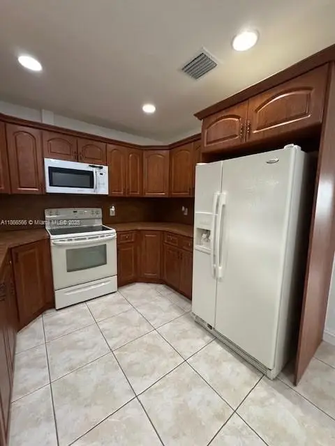 105 E 55th St, Hialeah, FL 33013 - Image #3