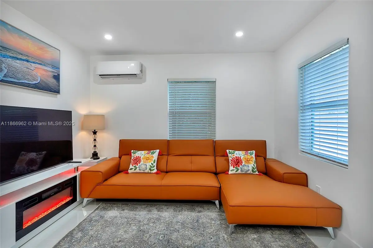 950 SW 30th St, Fort Lauderdale, FL 33315 - Image #1