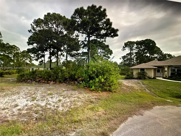 14 Stern Pl, Port Charlotte, FL 33946