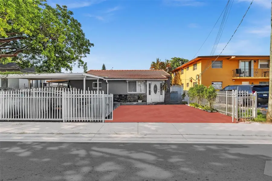 690 SE 8th St, Hialeah, FL 33010 - Image #2