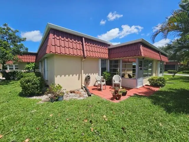 881 Worcester Ln #B, Lake Worth, FL 33467 - Image #1