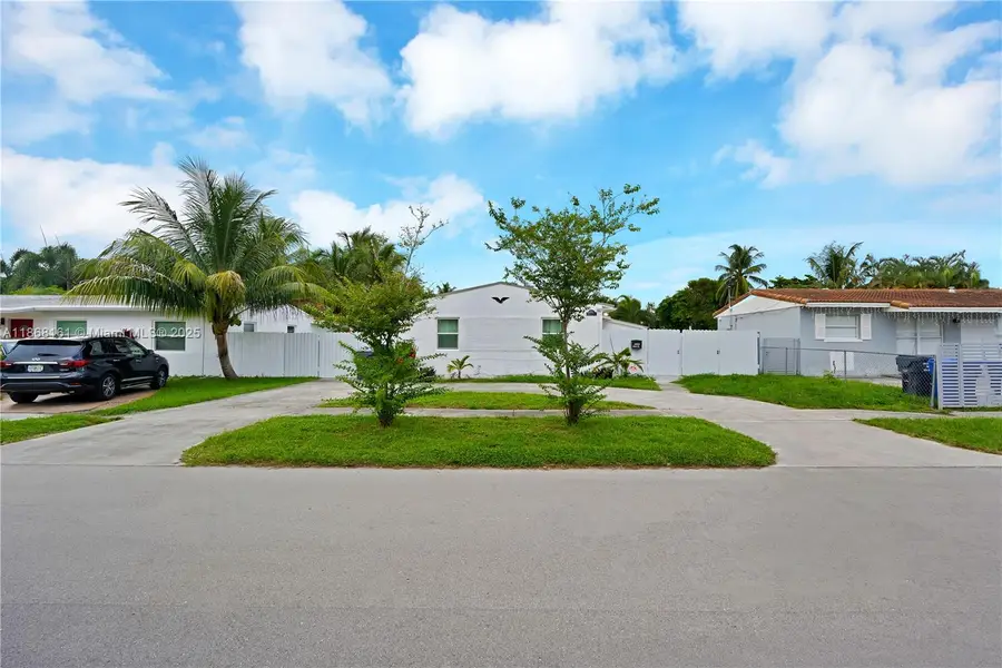 2615 Liberty St, Hollywood, FL 33020 - Image #2