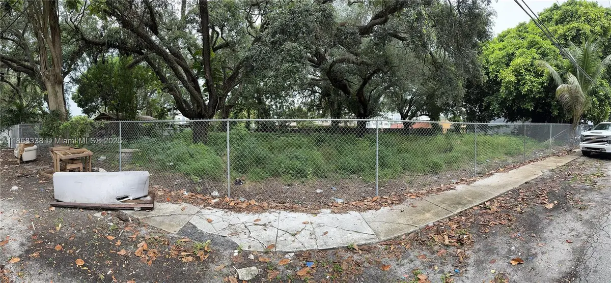 555 NE 147th St, Miami, FL 33161 - Image #1