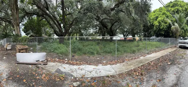 555 NE 147th St, Miami, FL 33161