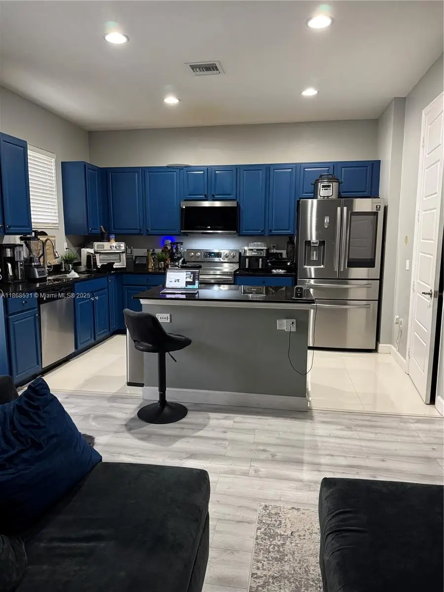 679 NE 193rd St, Miami, FL 33179 - Image #2